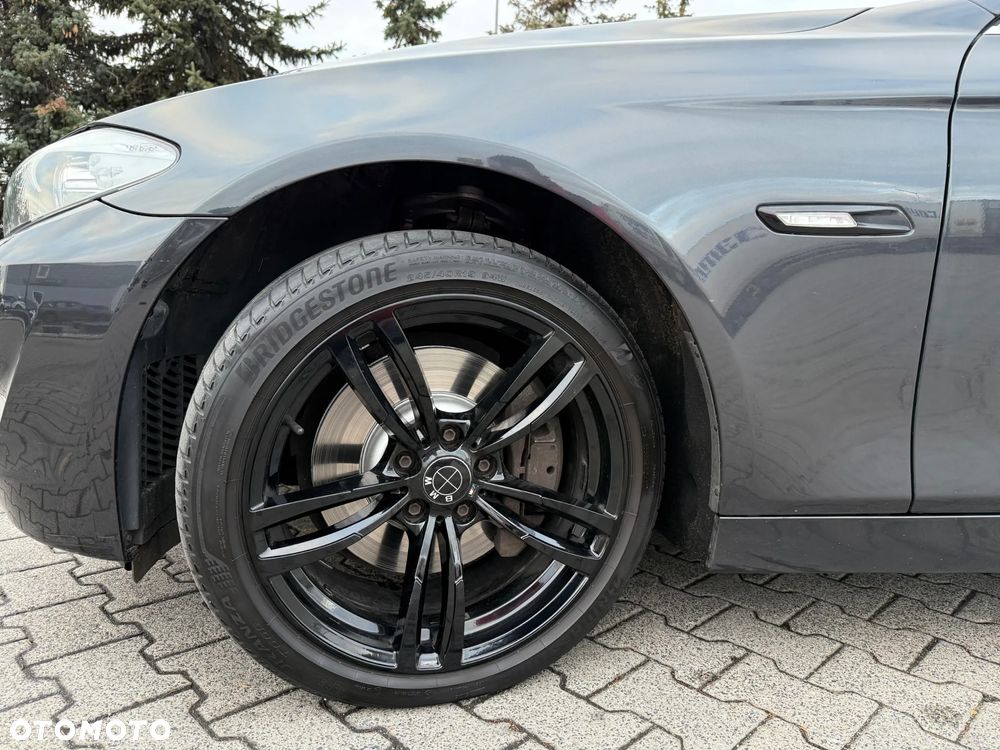 BMW Seria 5 525d - 8