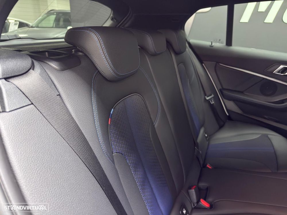 BMW 116 d Pack Desportivo M Auto - 36