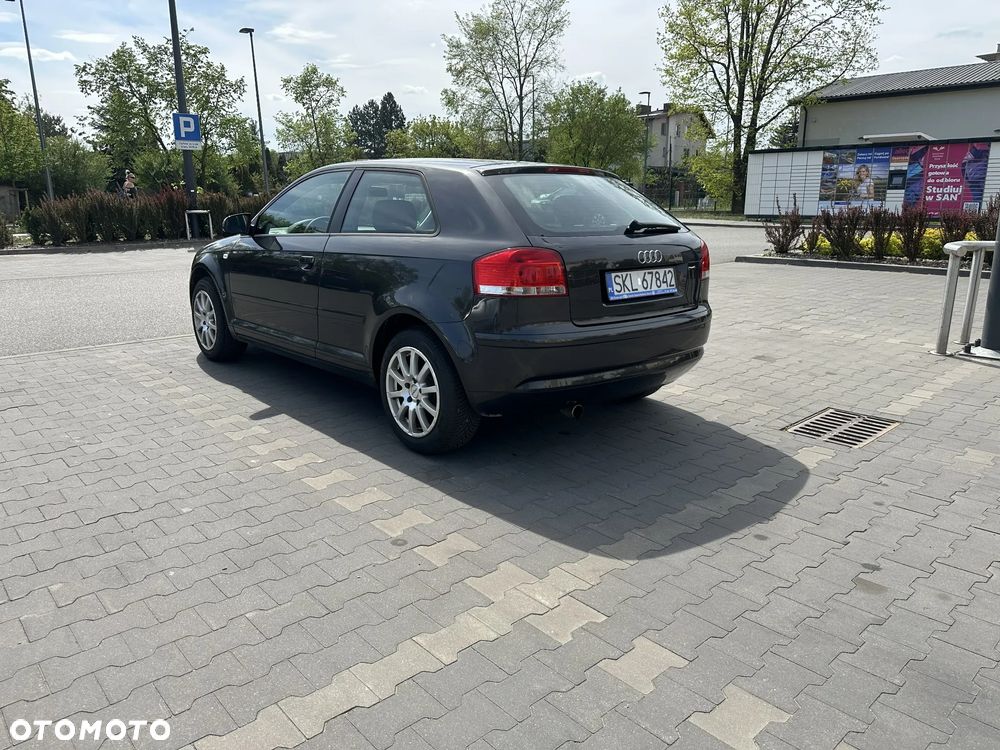 Audi A3 3-drzwiowe 1.6 Attraction - 4