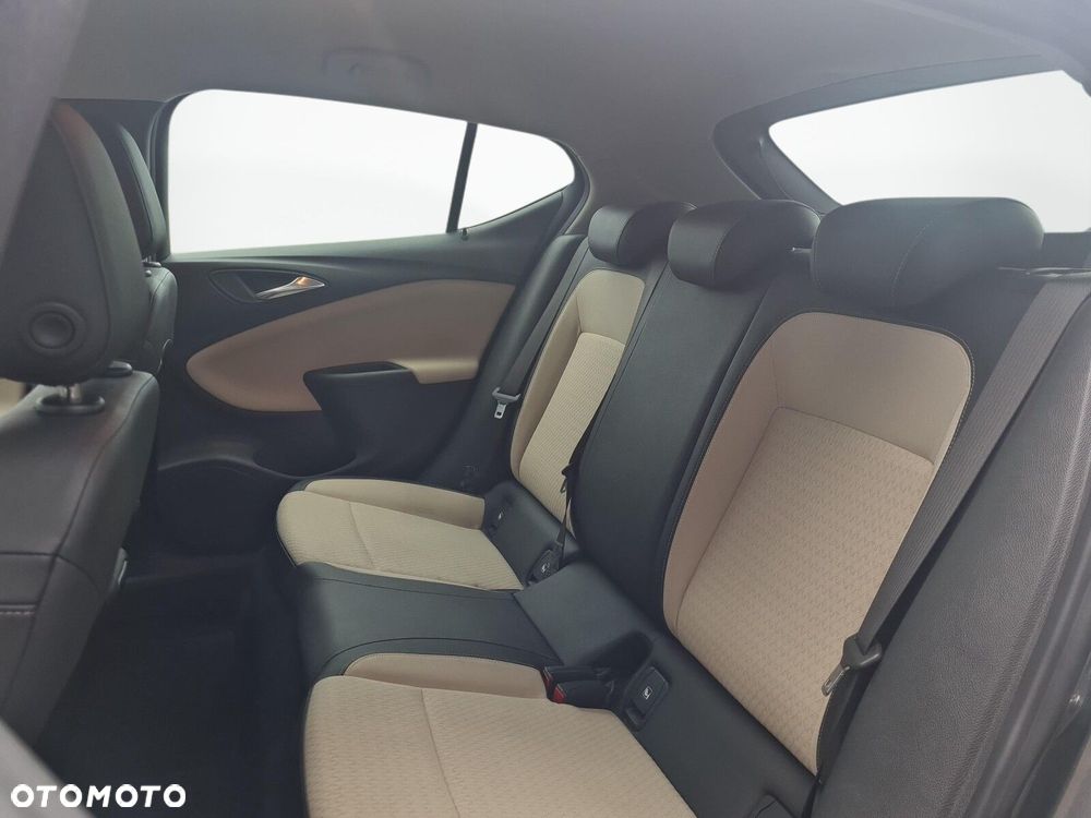 Opel Astra 1.4 T Dynamic S&S - 26
