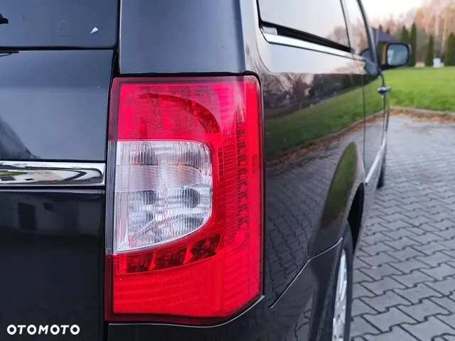 Chrysler Town & Country 3.6 Touring - 8
