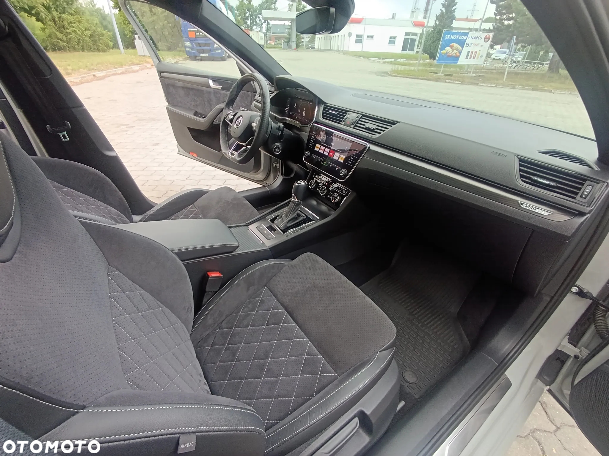 Skoda Superb 2.0 TDI SCR Sportline DSG - 24