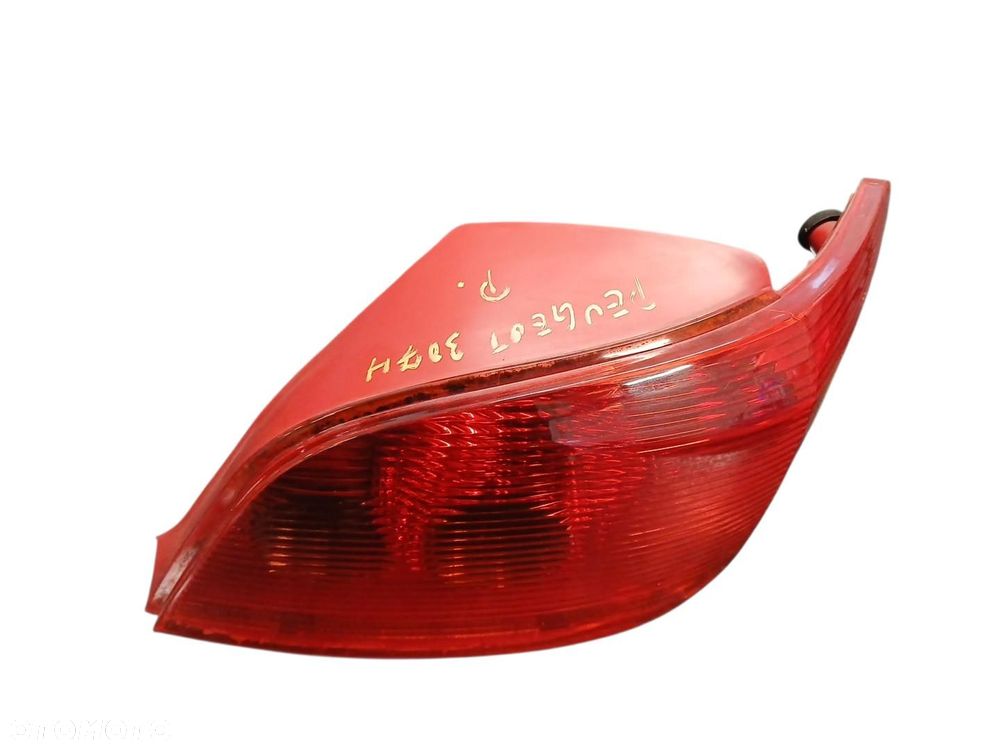 LAMPA PRAWA TYLNA PEUGEOT 307 H/B - 2