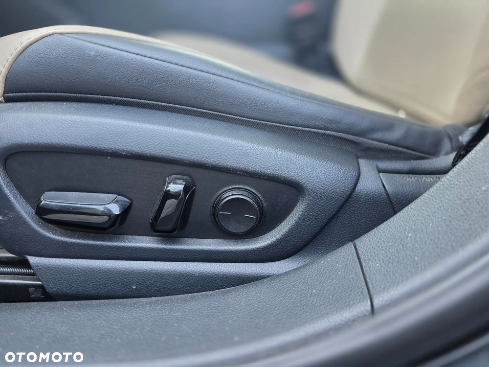 Lexus ES 300h Prestige - 30