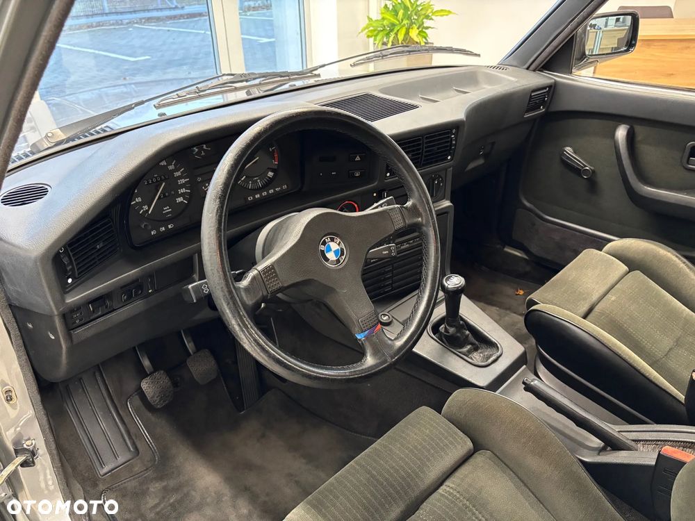 BMW Seria 5 535 i - 11