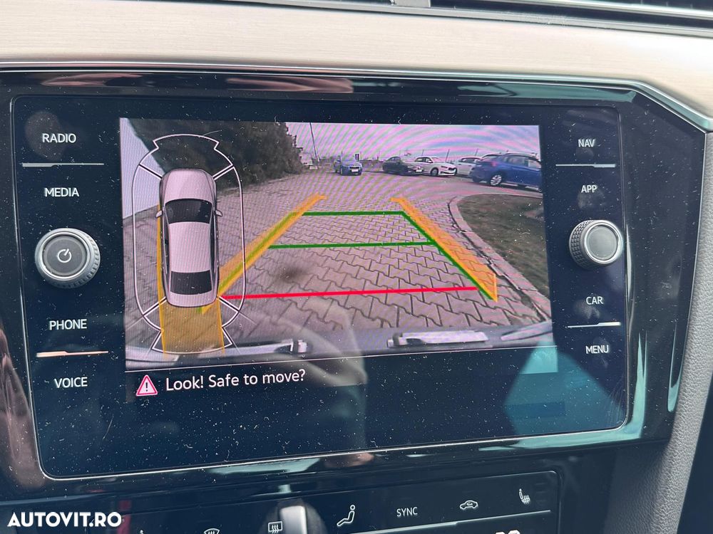 Volkswagen Passat 2.0 TDI DSG Highline - 30