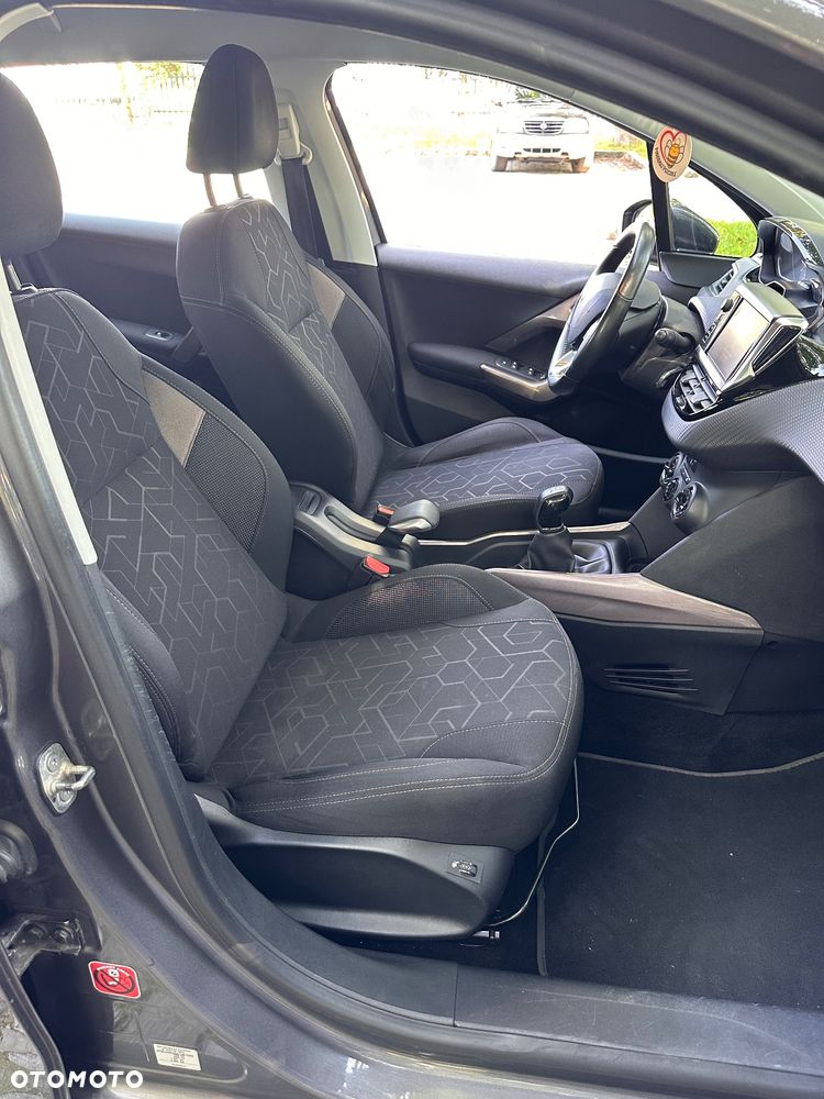 Peugeot 2008 1.2 Pure Tech Active S&S - 8