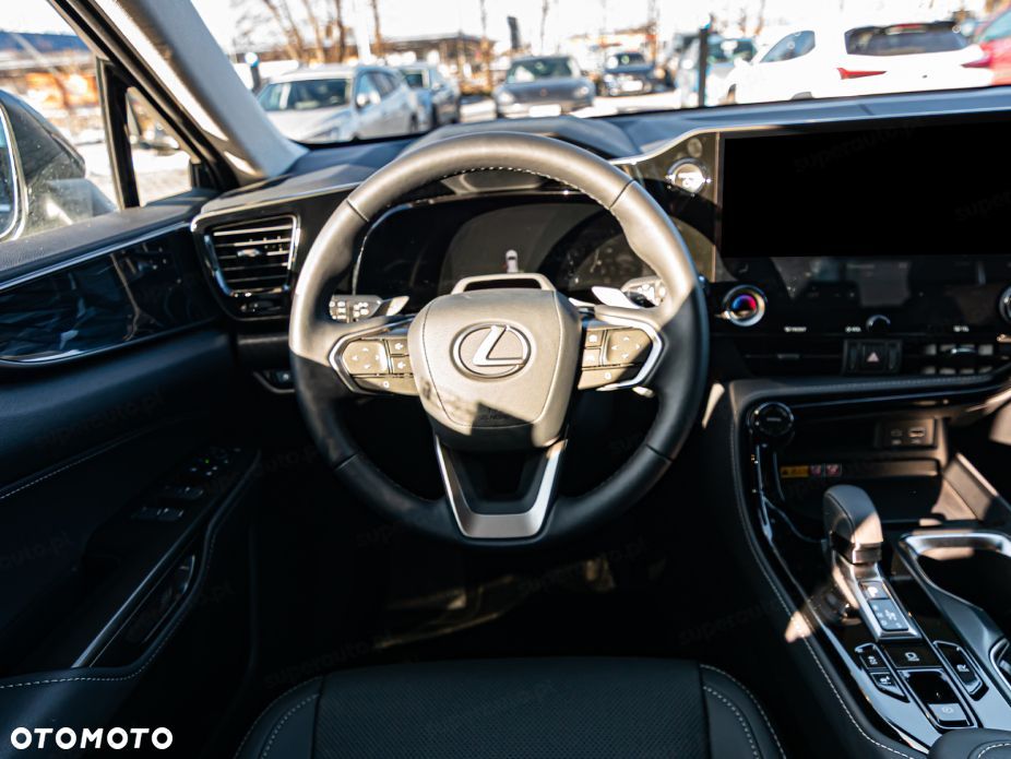 Lexus NX - 9