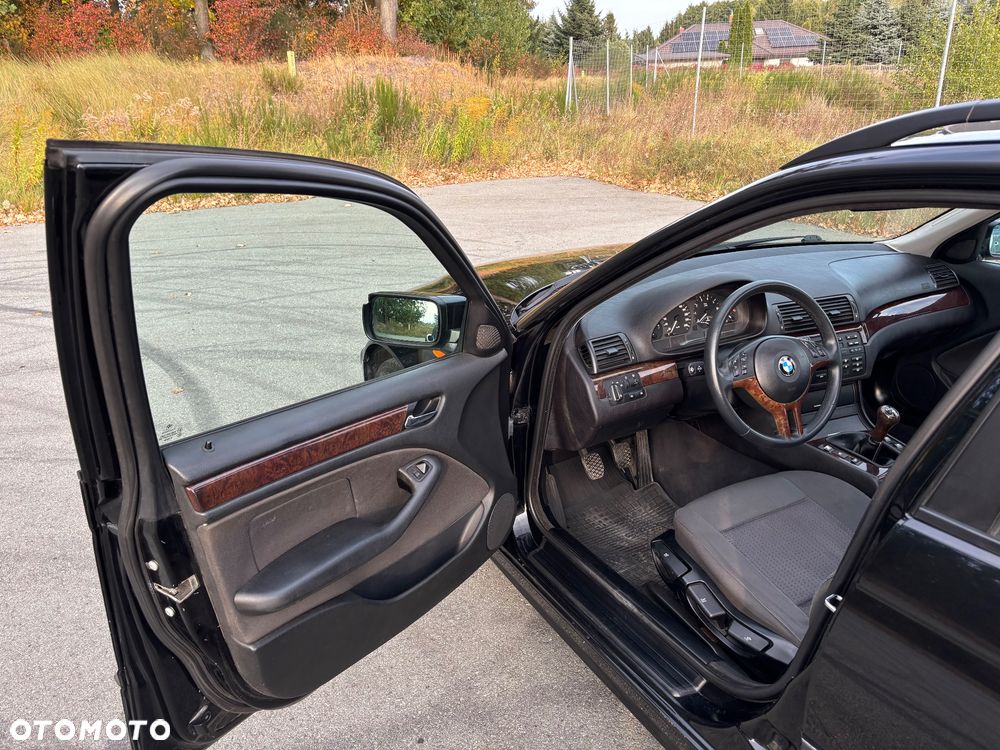 BMW Seria 3 318i - 26