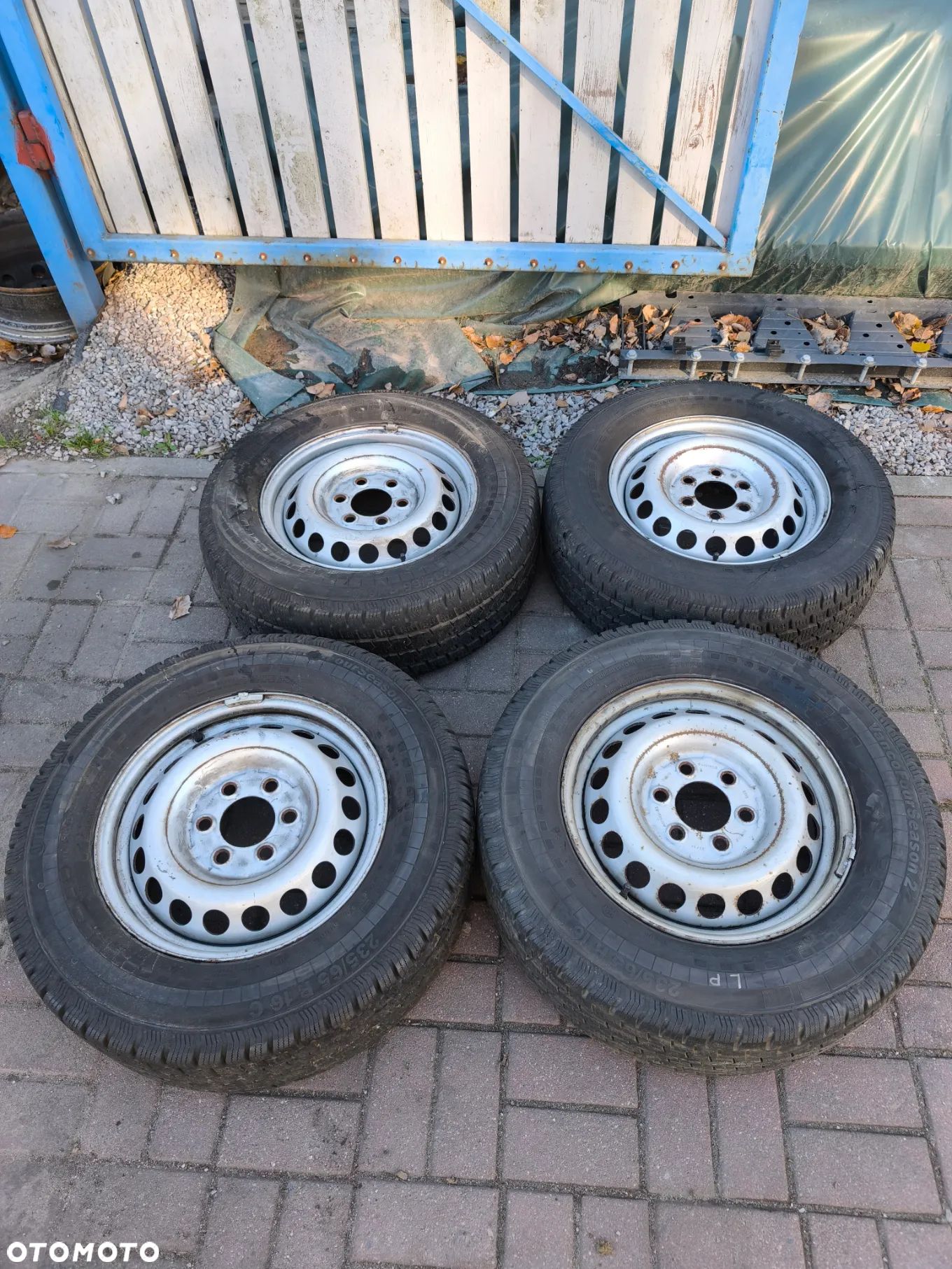 Koła opony MB Sprinter w906 Crafter 235/65/16 wielosezonowe Continental - 1