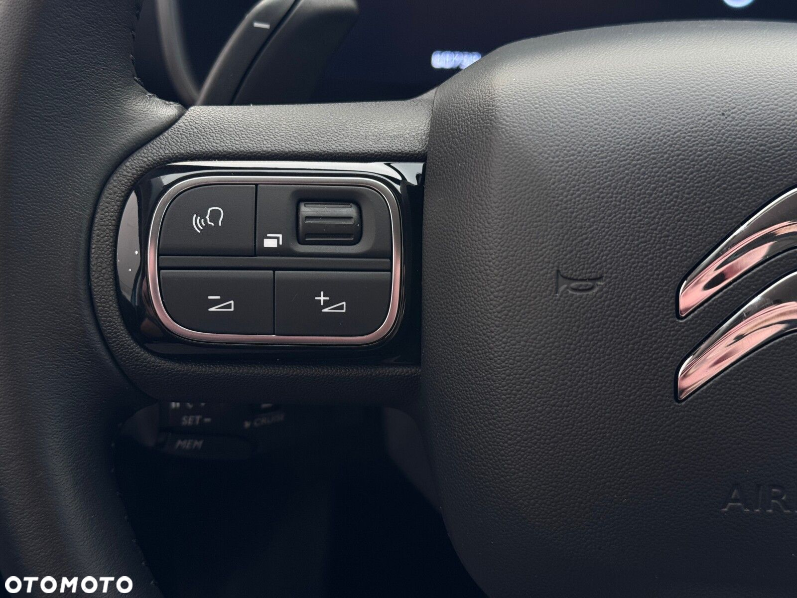 Citroën C5 Aircross 1.2 PureTech Live EAT8 - 23