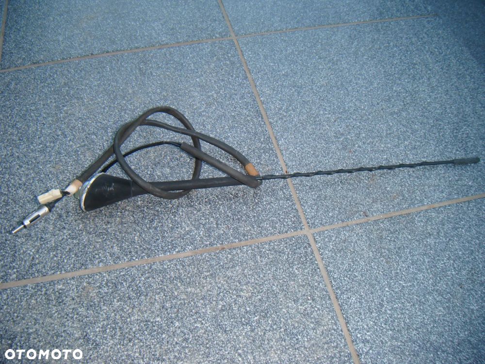 toyota corolla verso 05r  antena dachowa fabryczna - 1