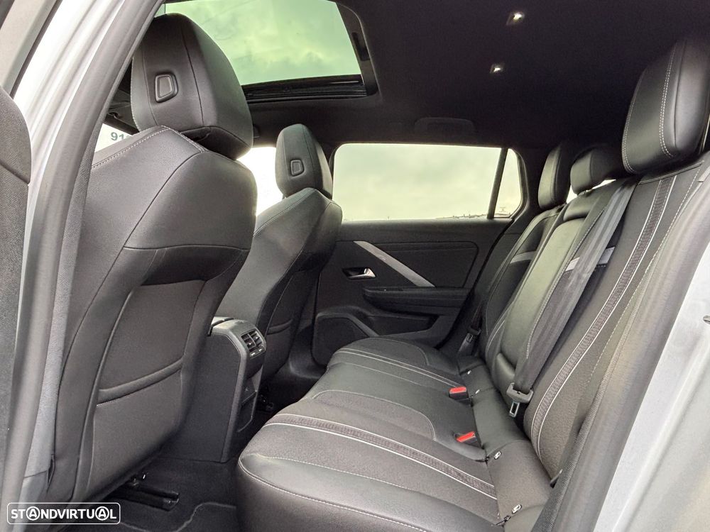 Opel Astra Sports Tourer 1.2 T GS Line - 11