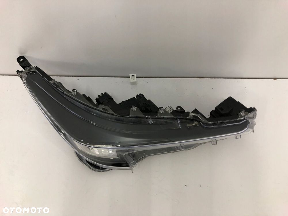 TOYOTA COROLLA E21 19- HB KOMBI LAMPA PRZEDNIA PRAWA FULL LED 81110-02S60 - 4
