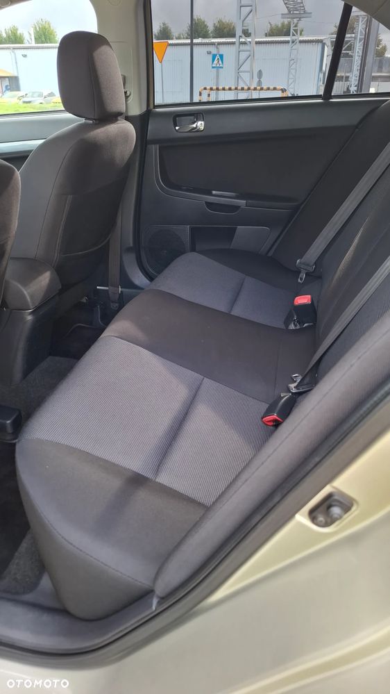 Mitsubishi Lancer 1.8 Invite - 31