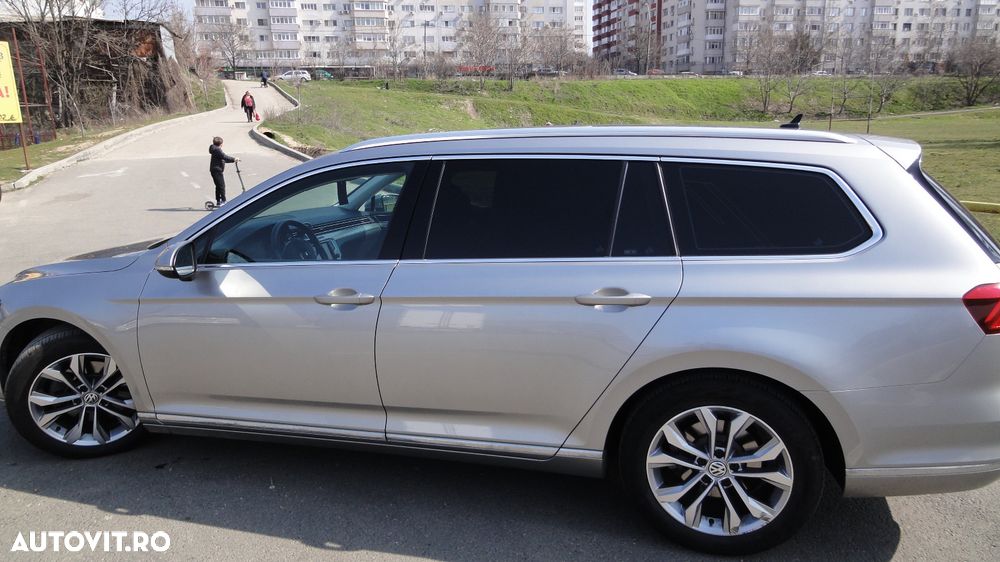 Volkswagen Passat 2.0 TDI (BlueMotion Technology) Highline - 12