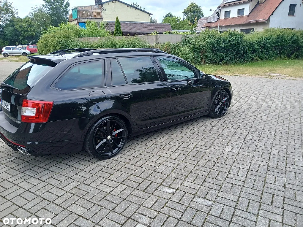 Skoda Octavia Combi 2.0 TDI DSG RS - 29