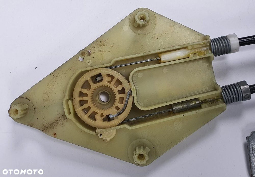 MECHANIZM PODNOSZENIA SZYBY PRAWY TYŁ RENAULT MEGAN III 827200008R KOMBI - 2