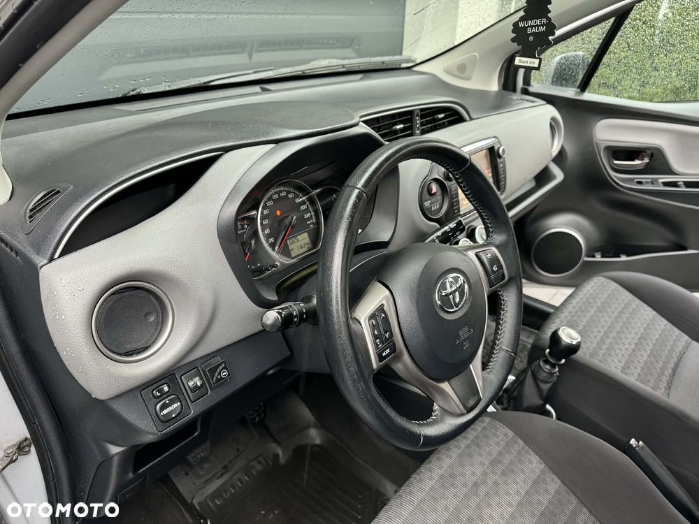 Toyota Yaris 1.33 Premium - 5
