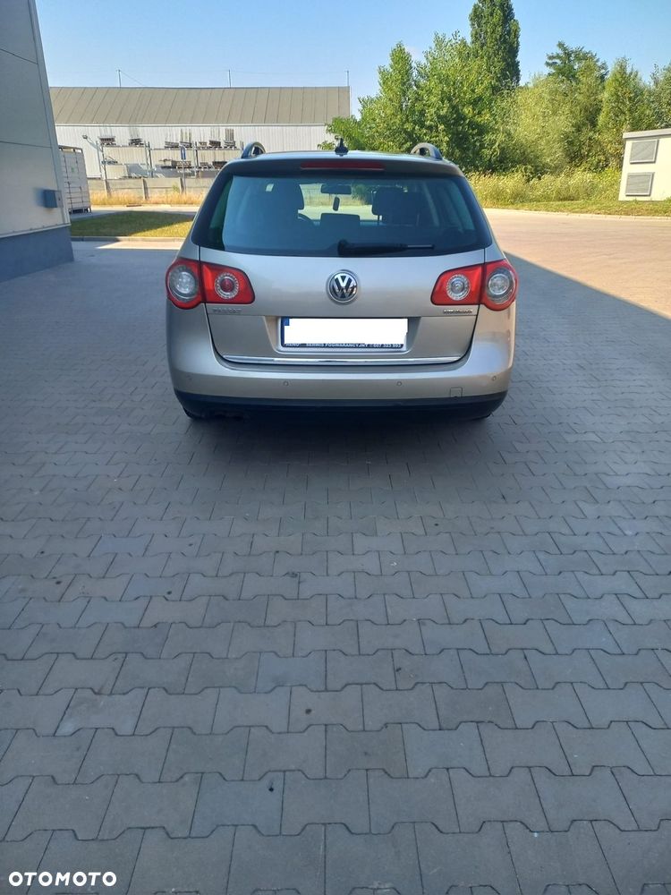 Volkswagen Passat 1.9 TDI DPF BlueMotion - 5