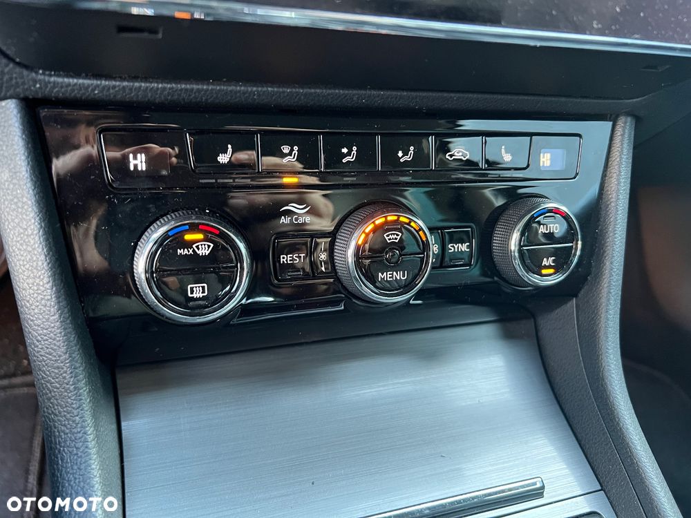 Skoda Superb 1.6 TDI DSG Ambition - 22