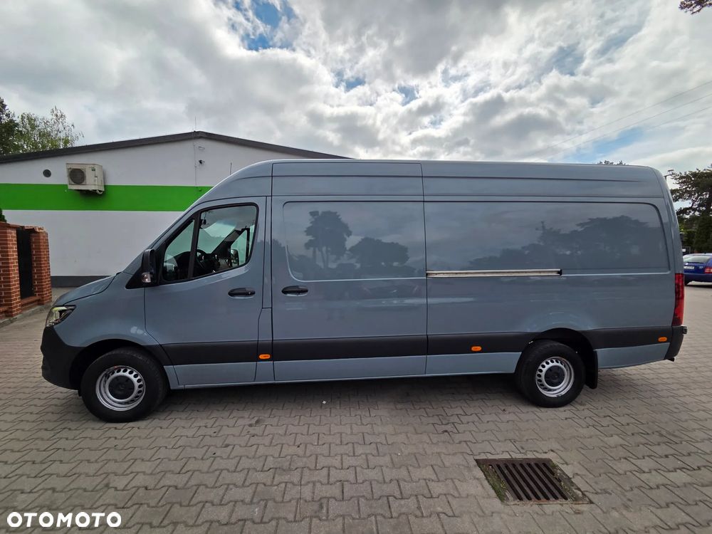 Mercedes-Benz Sprinter - 2