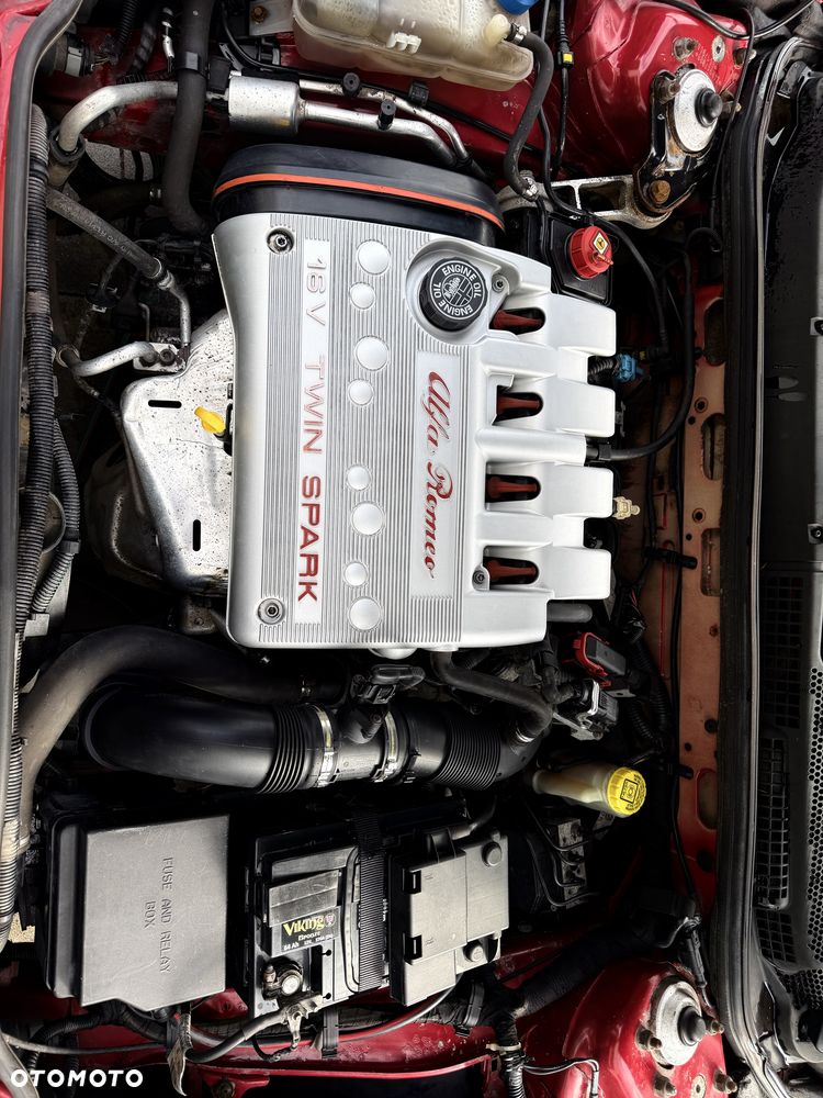Alfa Romeo 147 - 8