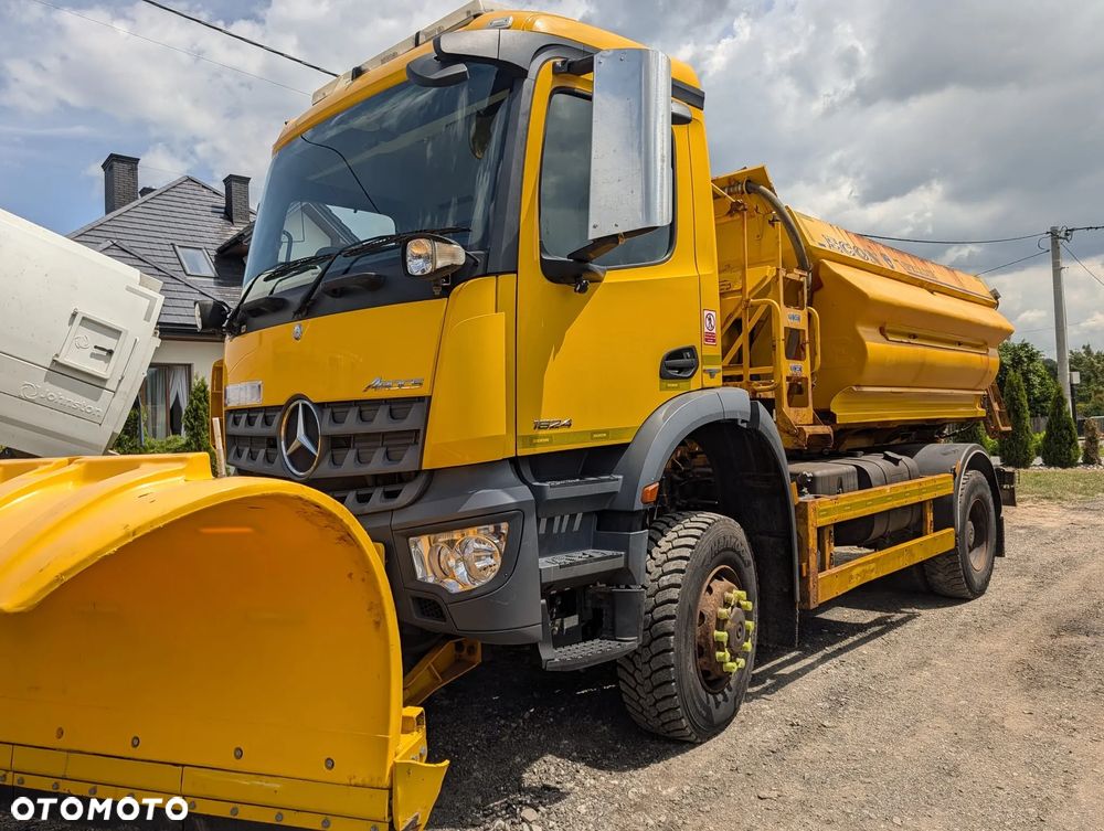 Mercedes-Benz AROSC 1824 4x4 - 17