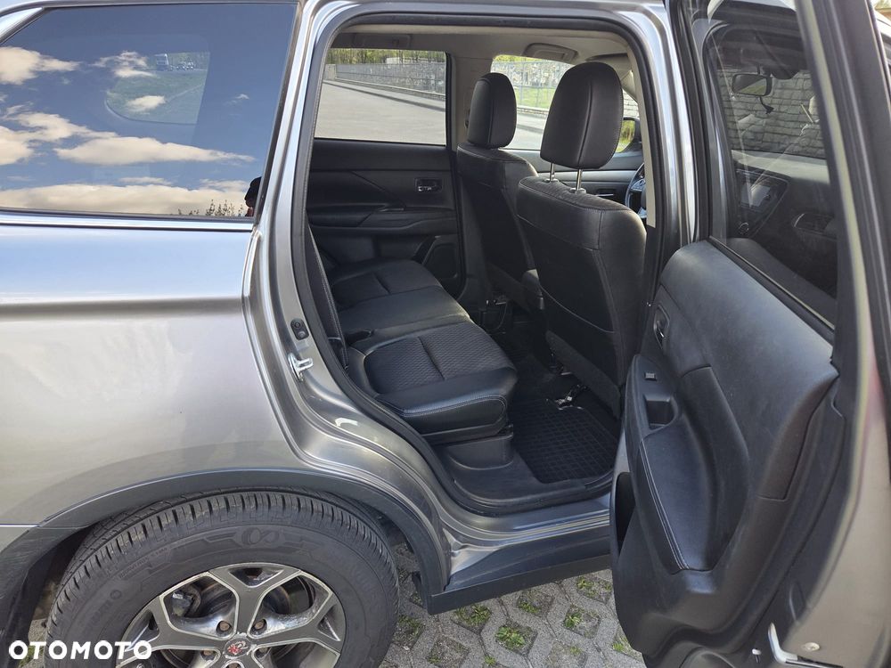 Mitsubishi Outlander 2.2 DID Intense + 4WD - 8