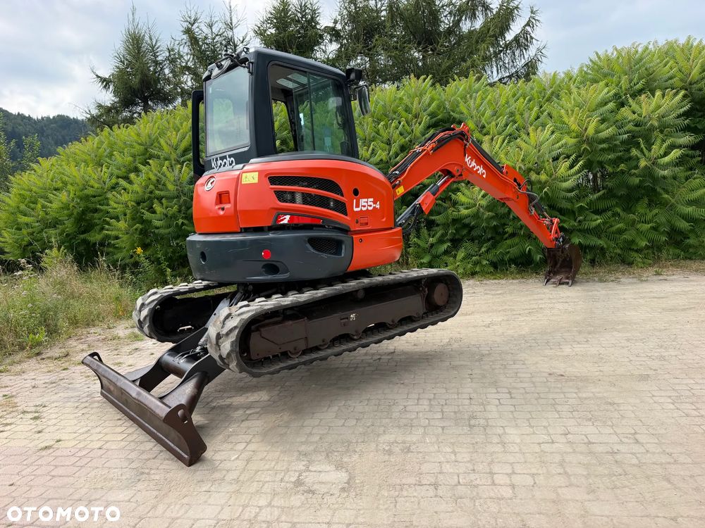 Kubota U55-4. koparka Gąsienicowa 5,5 tony. 2016 rok. 3700 mtg! KLIMATYZACJA. Długie ramie plus! 3sekcje Hydrauliczne. zamki na tłokach. Koparka Jak nówka sztuka. Zadbana zero zużycia. Z gospodarstwa Norweskiego. Zmiana łyżek Hydrauliczna. LENHOFF. Ani deka luzów wycieków. Szybka wolna jazda. Gąski perfekt stan. OKAZJA TANIO. Aktualna Dekra. Po serwisach eksploatacyjnych. Mocny silnik Kubota 4 cylindry! Zamki na tłokach. Nagłośnienie Wielka Okazja - 16