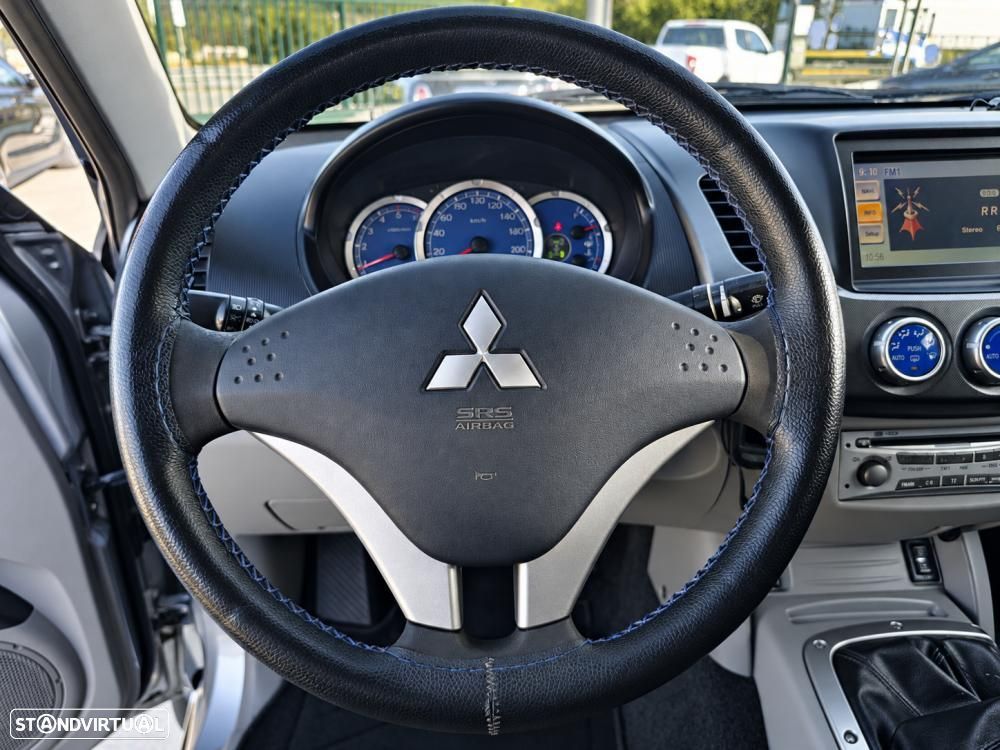 Mitsubishi L200 2.5 DI-D Cabine Dupla 4x4 - 10