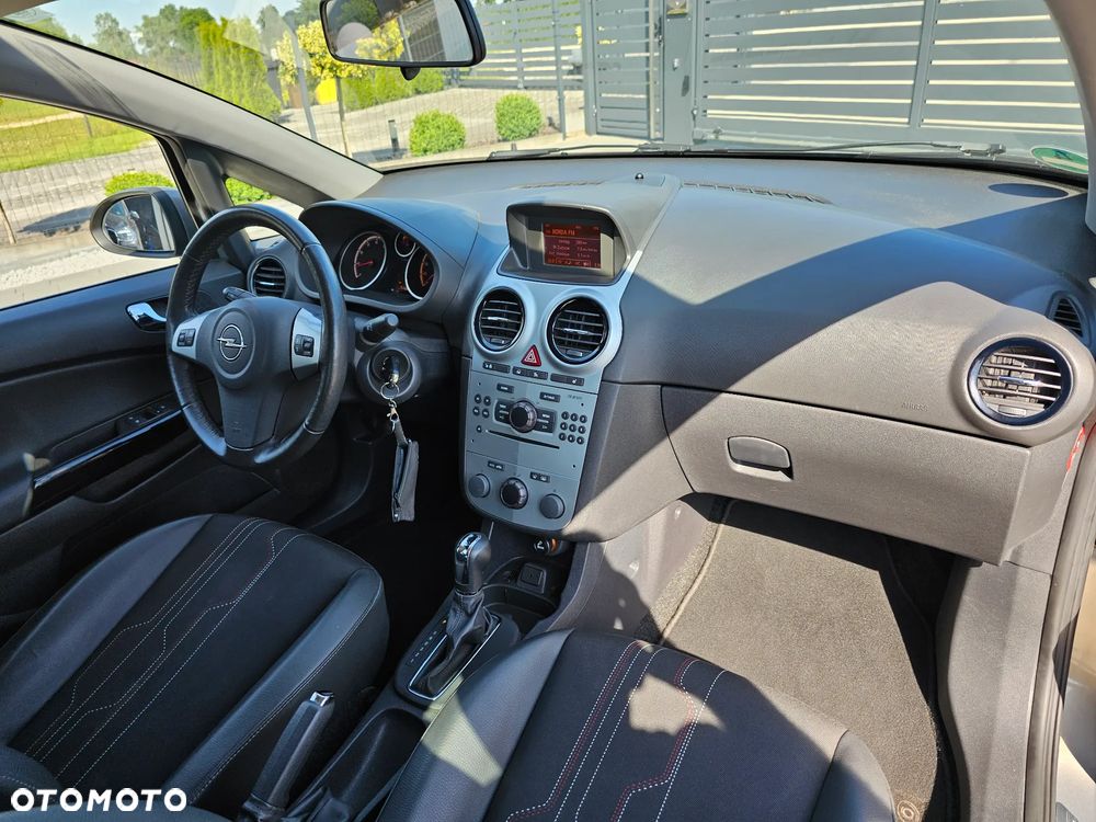 Opel Corsa 1.4 16V Automatik 150 Jahre - 39
