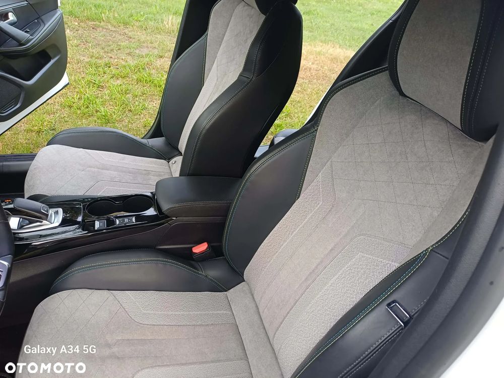 Peugeot 208 - 16