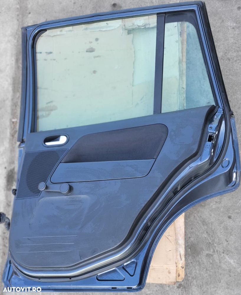 Usa dreapta  spate  complecta Ford Fuzion  2007 - 8