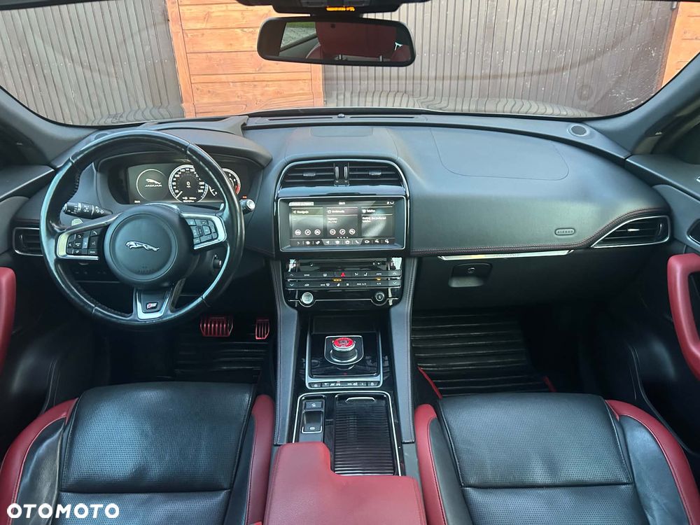 Jaguar F-Pace 3.0 V6 AWD S - 9
