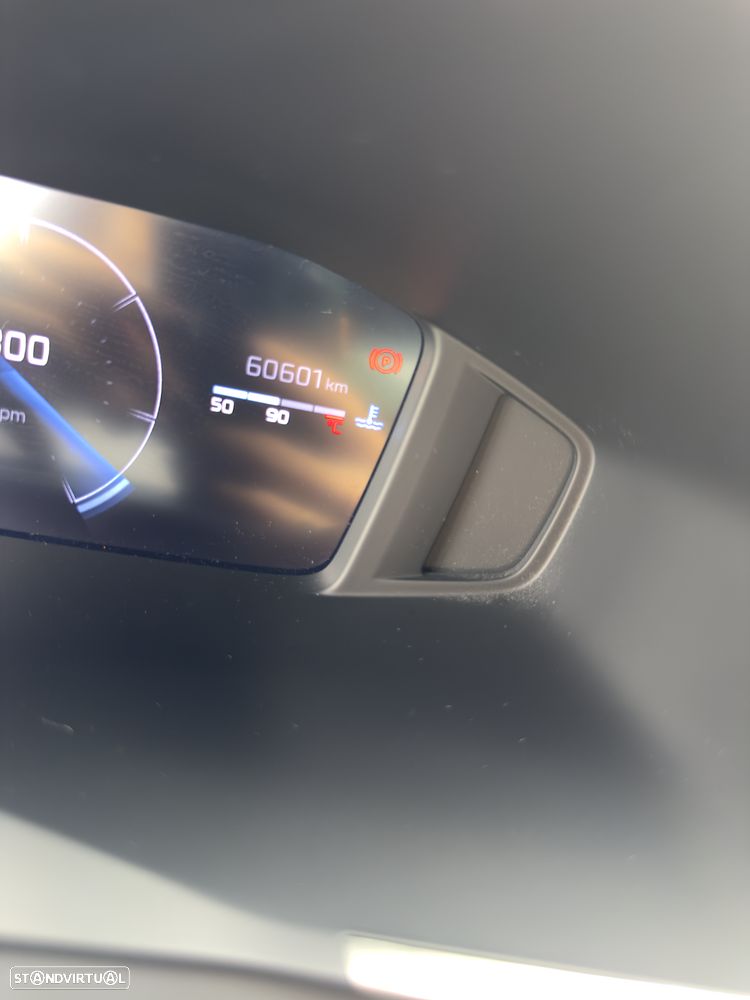 Peugeot 2008 1.2 PureTech Allure EAT8 - 14