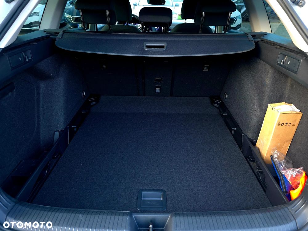 Volkswagen Golf VIII 2.0 TDI Life DSG - 9