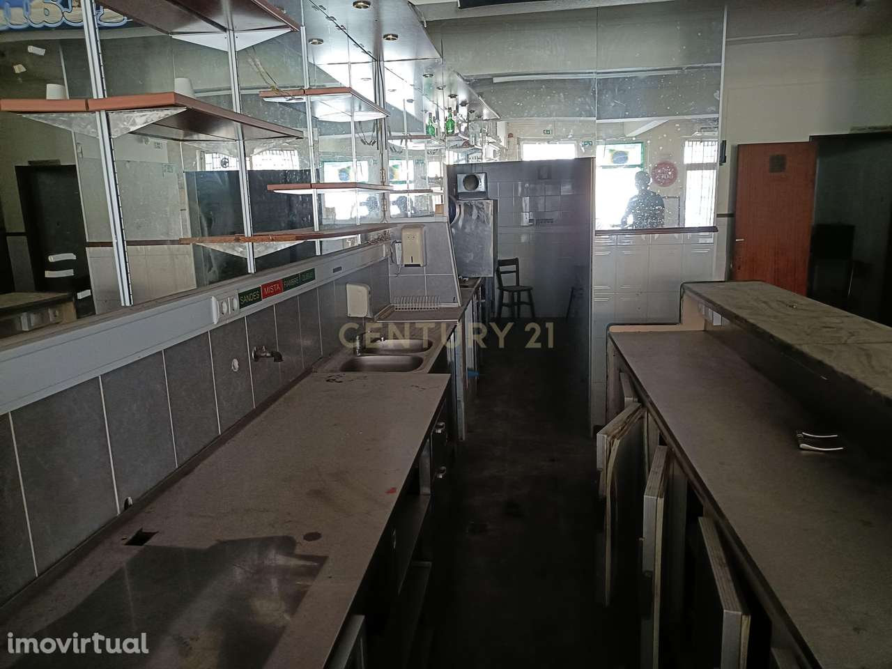 Espaço Comercial na Rua Passos Manuel, Alhandra - Grande imagem: 3/23