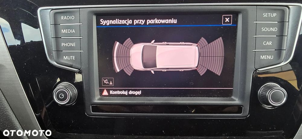 Volkswagen Touran 2.0 TDI BMT Comfortline - 9