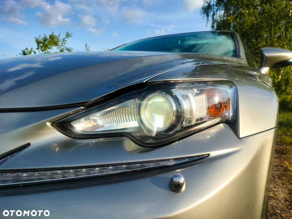 Lexus IS 200t Elite - 4