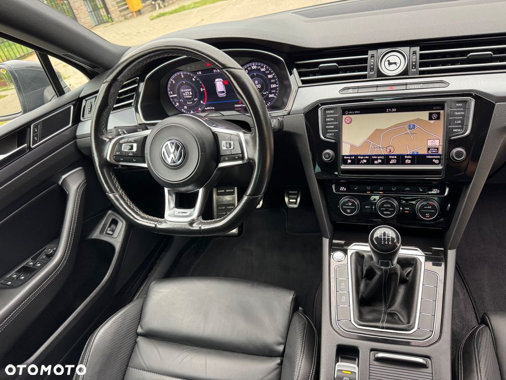 Volkswagen Passat 2.0 TDI BMT Highline - 31