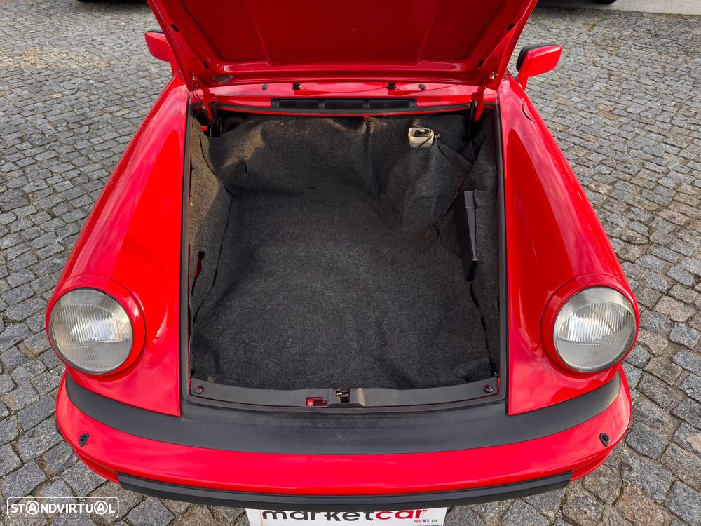 Porsche 911 Série G Carrera Coupé 3.2 - 29