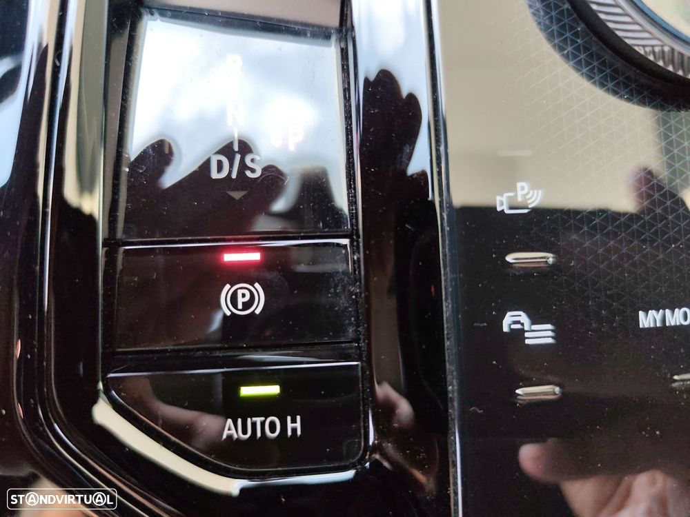 BMW 520 d Pack Desportivo M Pro — fotografia 32