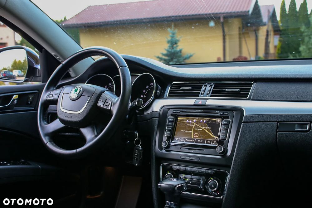 Skoda Superb Combi 2.0 TDI DSG L&K - 35