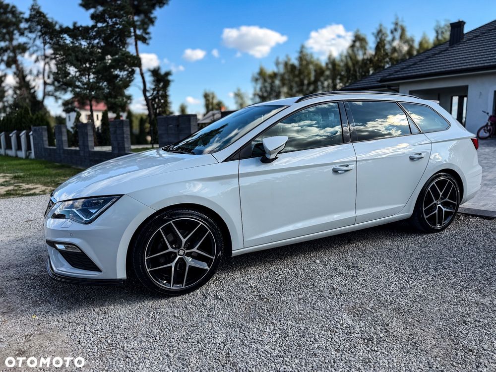 Seat Leon 1.5 eTSI OPF DSG FR Black Edition - 12