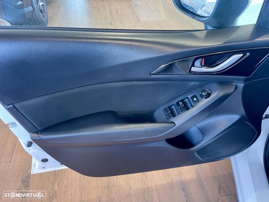 Mazda 3 Hatchback - 21