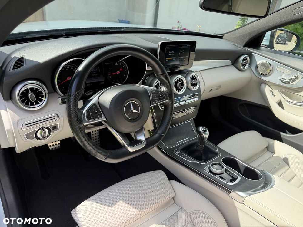 Mercedes-Benz Klasa C 180 AMG Line - 24