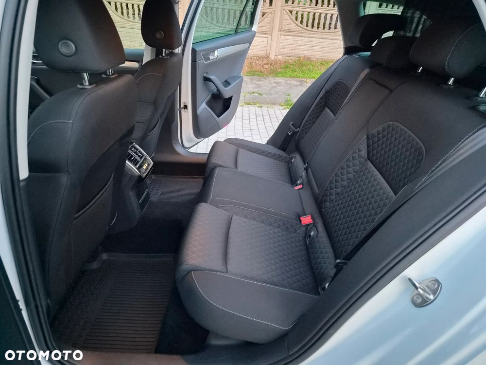 Skoda Superb 2.0 TDI DSG Ambition - 11