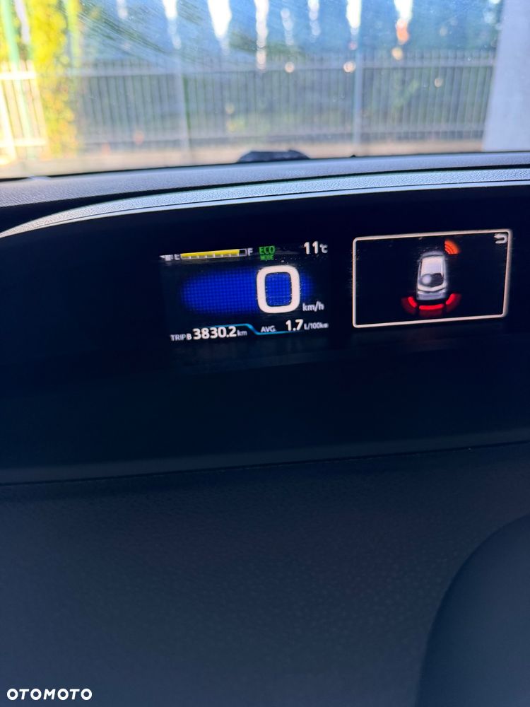 Toyota Prius - 30