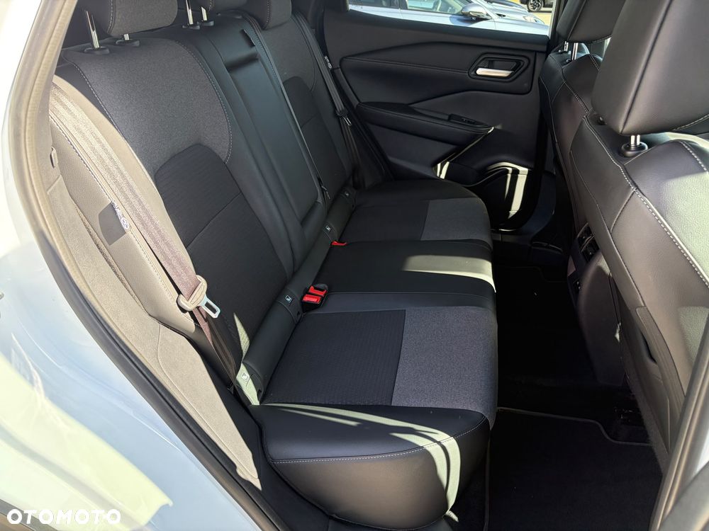 Nissan Qashqai 1.3 DIG-T mHEV N-Connecta Xtronic - 12